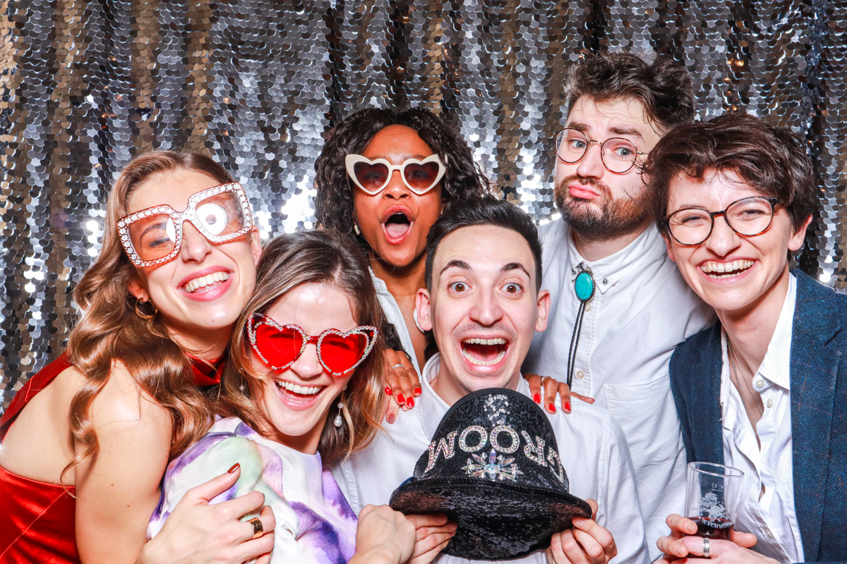 silver sequins photo booth hire cotswolds