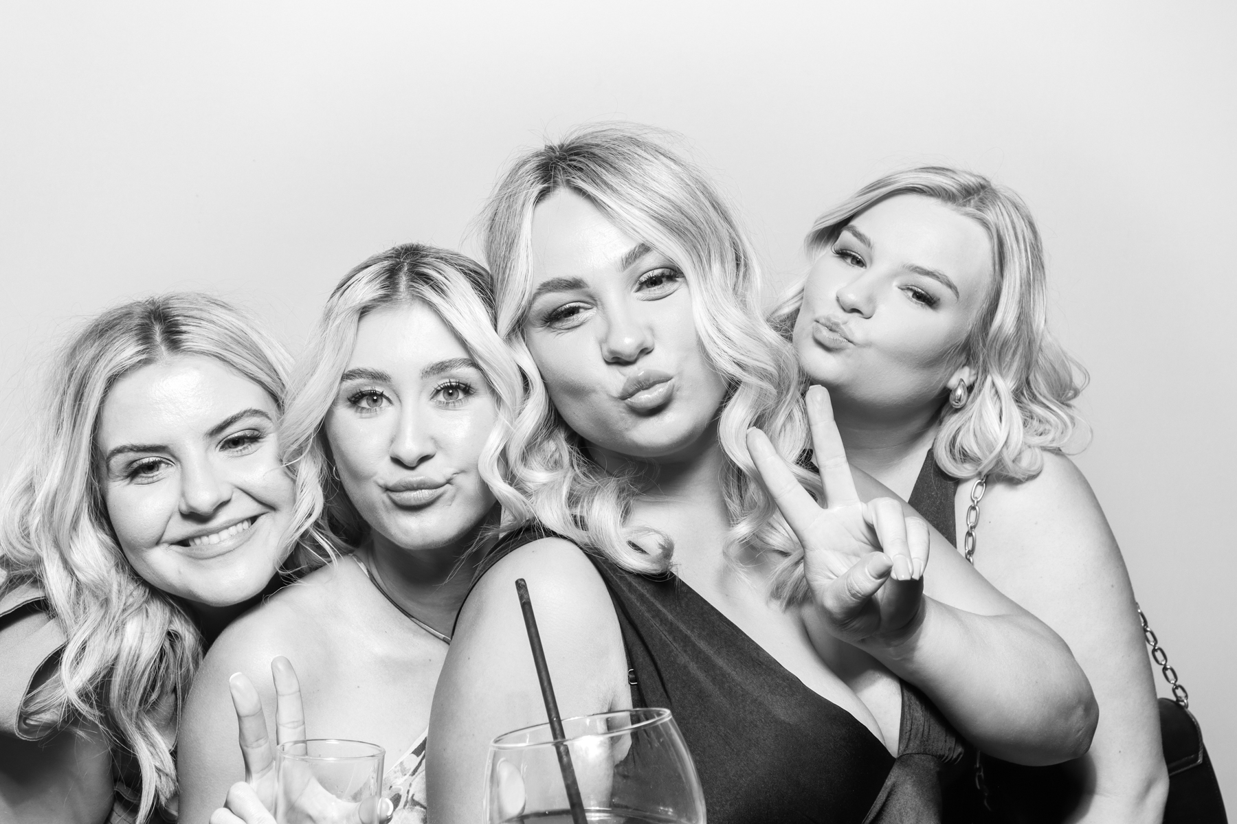 b&w filter for kardashian style selfie pod hire for a cheltenham photo booth hire