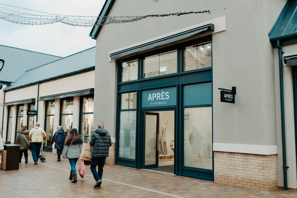 Entrance of Apres Ski location for Cotswolds Designer Outlet with Mad Hat Photo Booth in Tewksbury